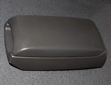 2006-2012 Colorado Canyon Center Console Middle Storage Top Cover Armrest Oem