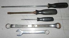 5 Assorted Snap On Tools 2 Wrenches 3 Screw Drivers Xv-2024 Oex-14m